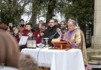 Ziemia przesiąknięta ludzką krwią - zdjęcie główne
