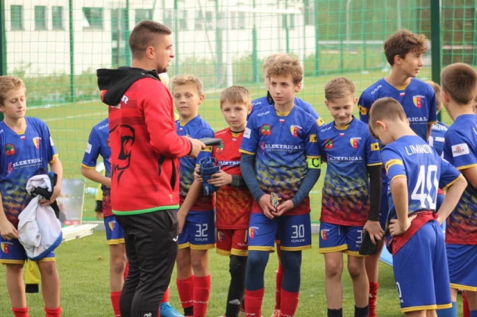 Limanovia dumna ze swojej piłkarskiej młodzieży. Znakomita jesień. - zdjęcie 4