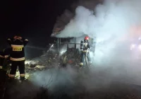 W płomieniach zginął 65-letni mężczyzna - wstępne ustalenia policji - zdjęcie główne