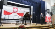 Koncert patriotyczny z muzyką polską i odznaczenie dla kapłana - zdjęcie 4