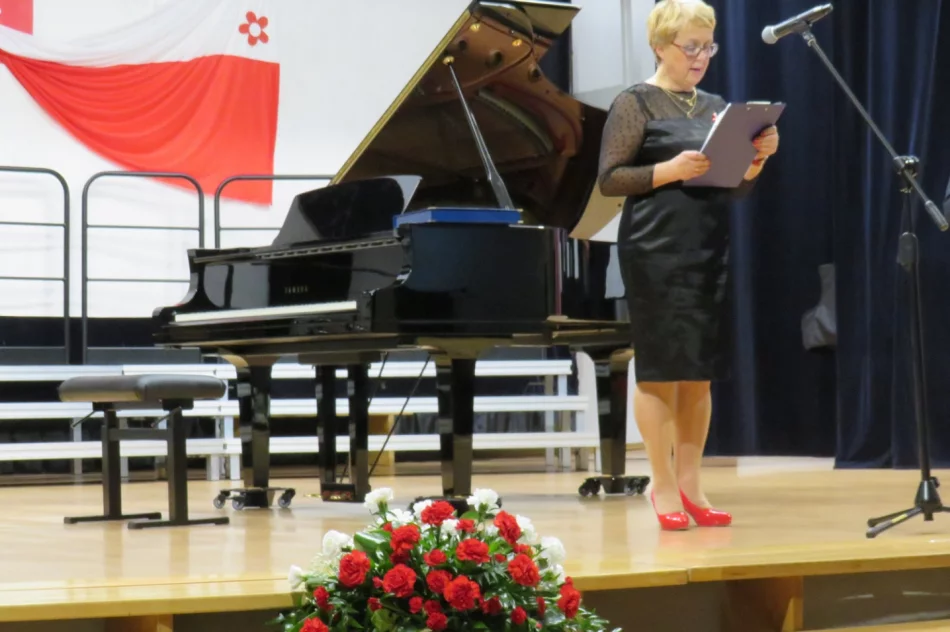 Koncert patriotyczny z muzyką polską i odznaczenie dla kapłana - zdjęcie 7