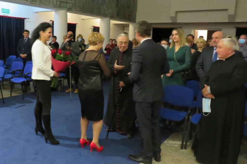 Koncert patriotyczny z muzyką polską i odznaczenie dla kapłana - zdjęcie 9