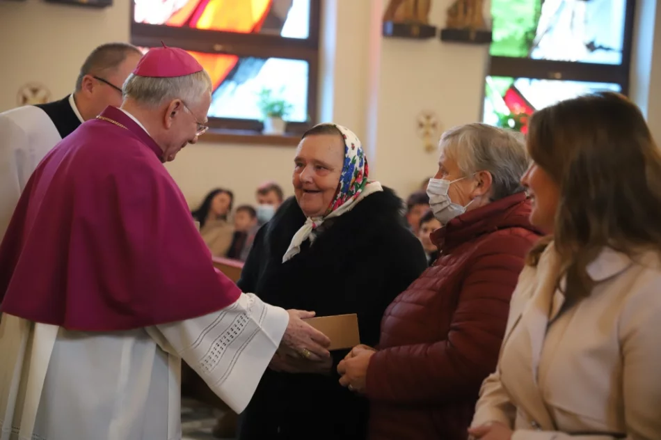 "Zawsze, gdy napotkacie na swej drodze Krzyż, oddajcie mu najwyższą cześć i szacunek" - zdjęcie 11