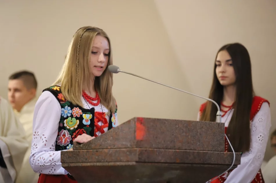 "Zawsze, gdy napotkacie na swej drodze Krzyż, oddajcie mu najwyższą cześć i szacunek" - zdjęcie 15