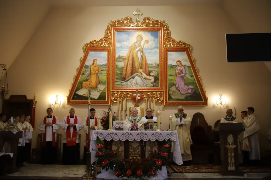 "Zawsze, gdy napotkacie na swej drodze Krzyż, oddajcie mu najwyższą cześć i szacunek" - zdjęcie 16