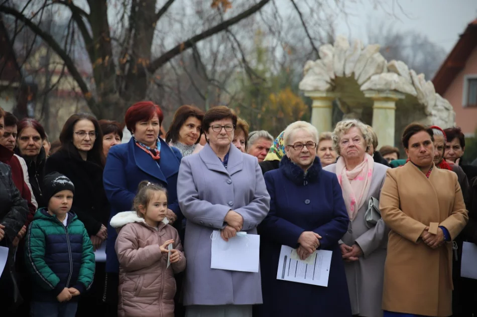 "Zawsze, gdy napotkacie na swej drodze Krzyż, oddajcie mu najwyższą cześć i szacunek" - zdjęcie 17