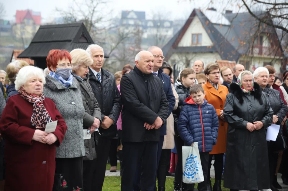 "Zawsze, gdy napotkacie na swej drodze Krzyż, oddajcie mu najwyższą cześć i szacunek" - zdjęcie 18