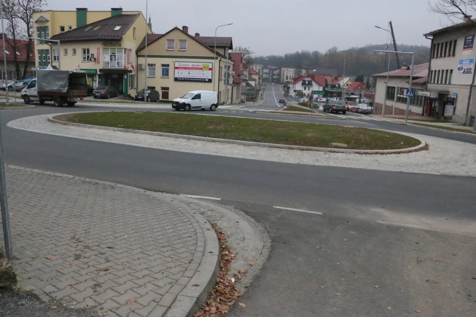 Rondo w ciągu DK 28 odebrane - zdjęcie 12