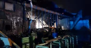Doszczętnie spłonął budynek tartaku - zdjęcie 5