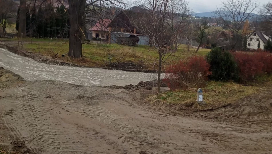 Drogę zamknięto na kilka dni - mieszkańcy twierdzą, że nikt ich nie poinformował - zdjęcie 1