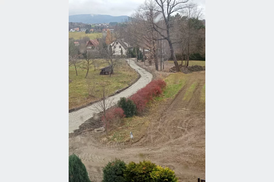 Drogę zamknięto na kilka dni - mieszkańcy twierdzą, że nikt ich nie poinformował - zdjęcie 3