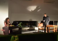 „Dopokąd idę…” - aktor Jerzy Zelnik w wyjątkowym spektaklu w urzędzie - zdjęcie główne