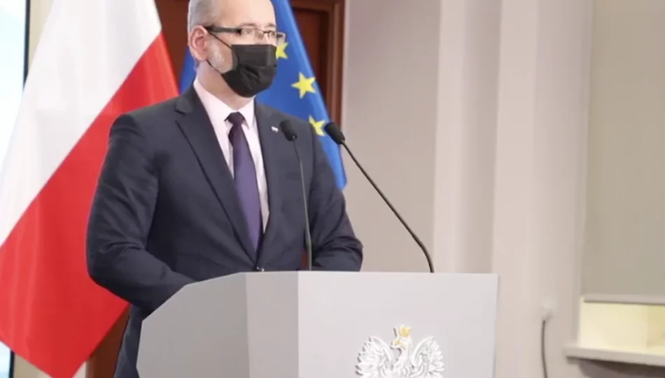 Minister Adam Niedzielski: należy brać pod uwagę zwiększanie restrykcji i bardziej dolegliwą postać limitów - zdjęcie 1