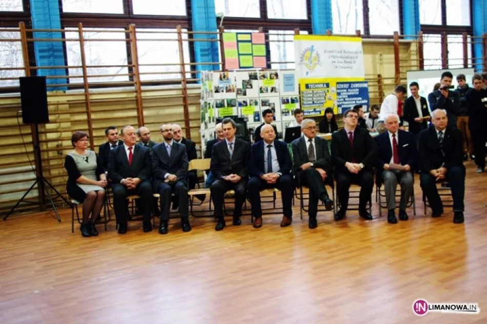 900 gimnazjalistów w ZSTiO - zdjęcie 4