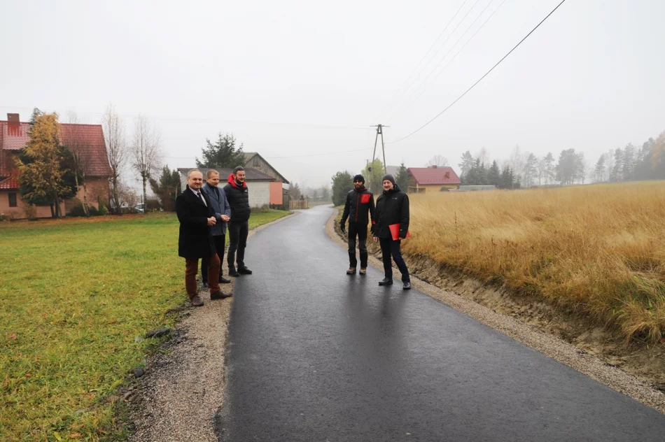 Odbiór techniczny wyremontowanej drogi w Kisielówce - zdjęcie 10