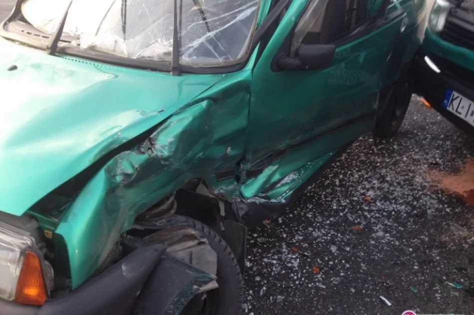 Zderzenie fiata z samochodem dostawczym - zdjęcie 3