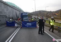Zderzenie z TIR-em: nie żyją 3 osoby - zdjęcie główne
