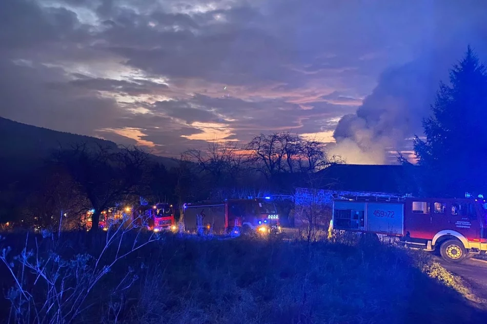 Tragiczny finał pożaru - w płonącym budynku znaleziono zwłoki - zdjęcie 5