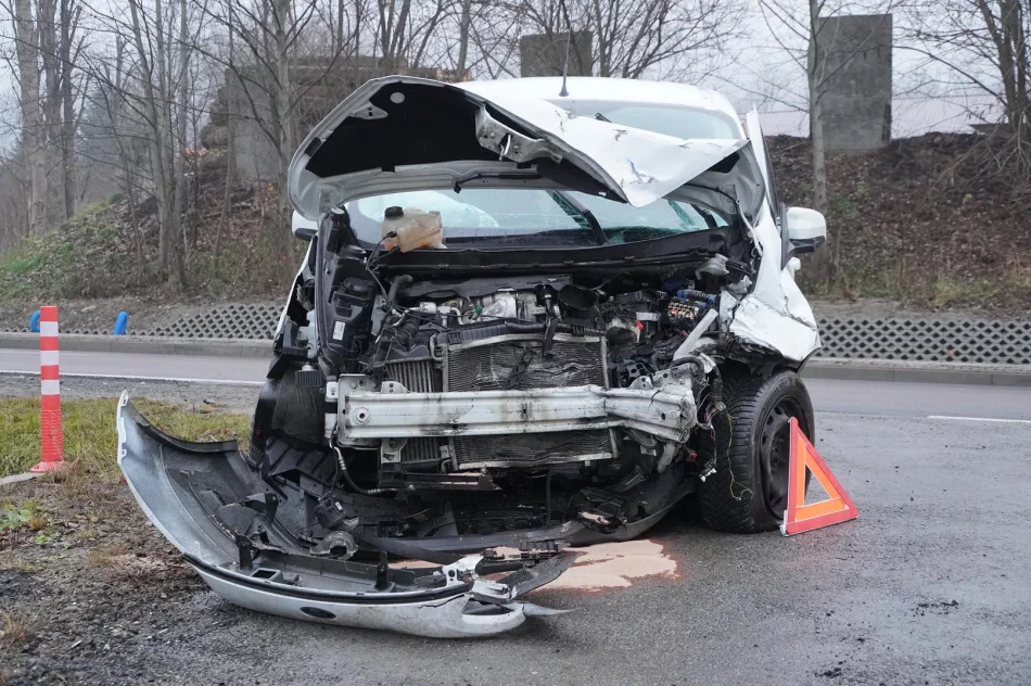 Zderzenie pojazdów, jeden z kierowców był nietrzeźwy - zdjęcie 6