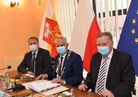 Nowe obrady rady. Przewodniczący "uległ sugestiom radnych" - zdjęcie główne