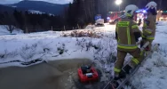 W nocy zapalił się budynek, strażacy mieli utrudniony dojazd - zdjęcie 5