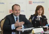 Wydatki: 1 mld 371 mln, deficyt: 117 mln zł - zdjęcie główne