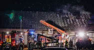 Strażacy gasili pożar zabudowań gospodarczych - zdjęcie 5