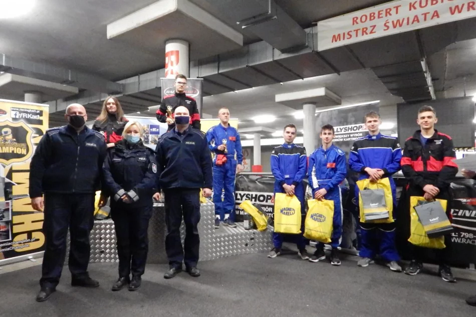 Uczniowie z Limanowej na zawodach międzyszkolnej ligi kartingowej - zdjęcie 5