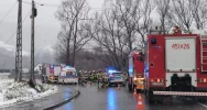 Groźnie wyglądające zderzenie czołowe i duże utrudnienia. Jedna osoba ranna - zdjęcie 3