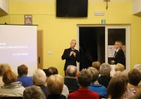 „Jak zadbać o zdrowie psychiczne w jesieni życia” – Wykład w Świetlicy Wiejskiej w Pasierbcu - zdjęcie główne