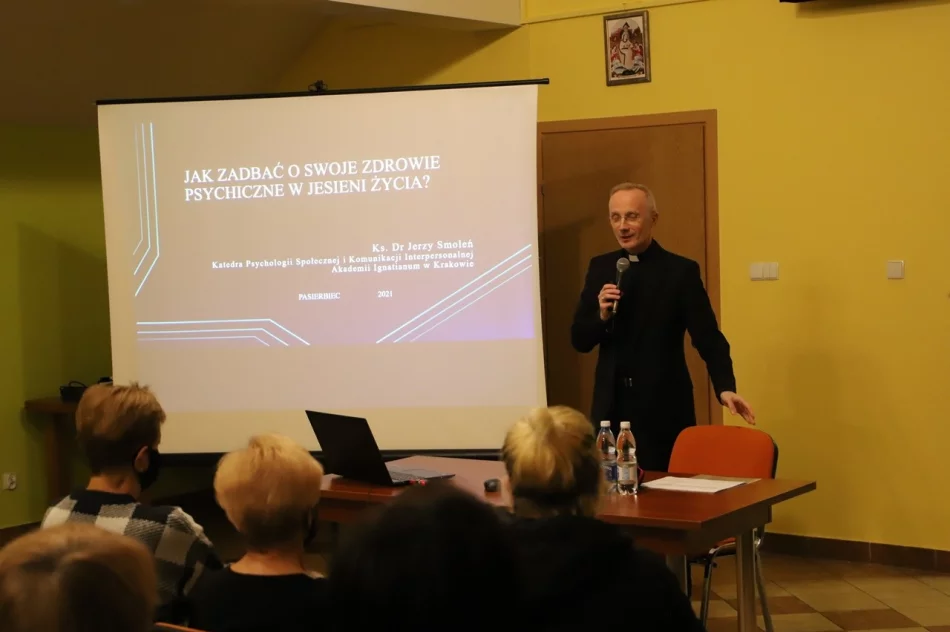 Seniorzy dowiedzieli się, jak zadbać o zdrowie psychiczne w jesieni życia - zdjęcie 2