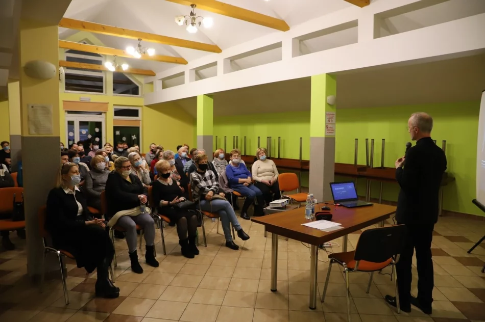 Seniorzy dowiedzieli się, jak zadbać o zdrowie psychiczne w jesieni życia - zdjęcie 3