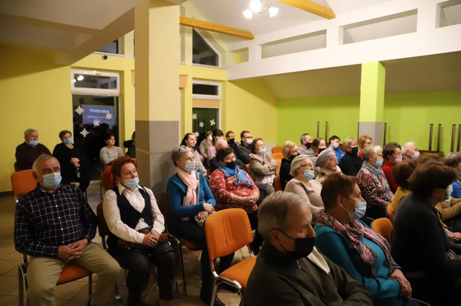 Seniorzy dowiedzieli się, jak zadbać o zdrowie psychiczne w jesieni życia - zdjęcie 4