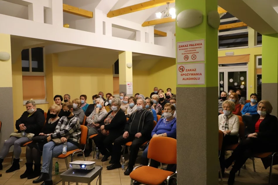 Seniorzy dowiedzieli się, jak zadbać o zdrowie psychiczne w jesieni życia - zdjęcie 5