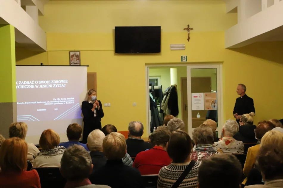 Seniorzy dowiedzieli się, jak zadbać o zdrowie psychiczne w jesieni życia - zdjęcie 6