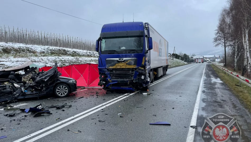 Tragiczny wypadek na drodze krajowej - nie żyje 28-latek - zdjęcie 1