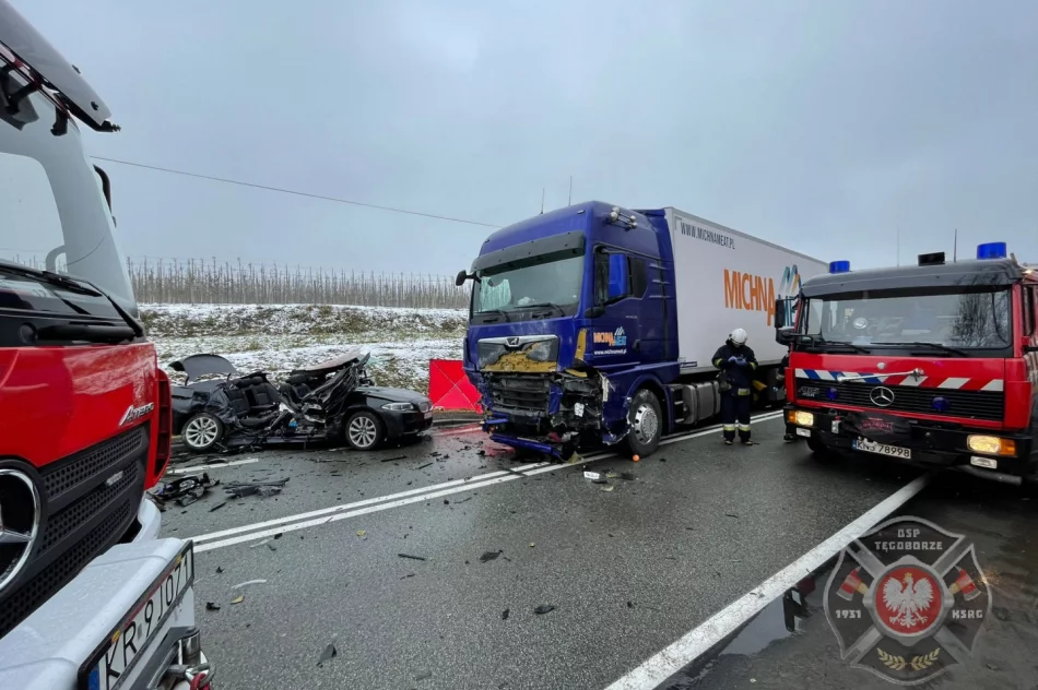 Tragiczny wypadek na drodze krajowej - nie żyje 28-latek - zdjęcie 8