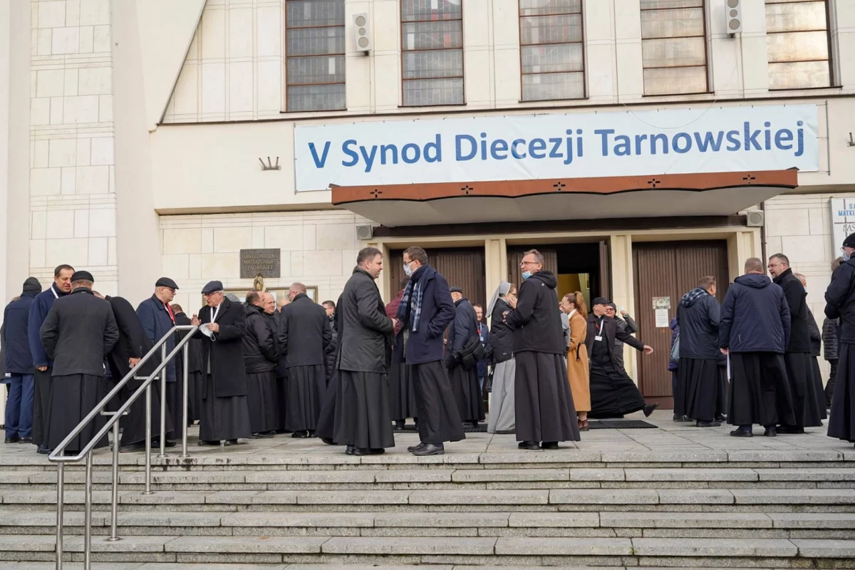 Trwa synod - obradowała komisja główna