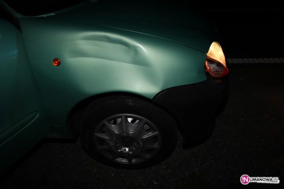 Byki staranowały przejeżdżające samochody - zdjęcie 2