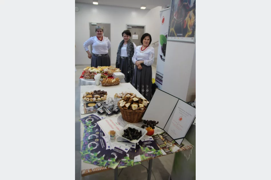 W Limanowskim Domu Kultury odbyły się „Pierwsze Limanowskie Targi Żywności” - zdjęcie 6