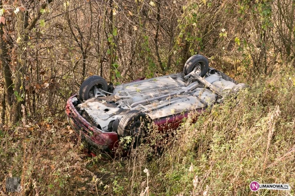 Straciła panowanie - auto dachowało - zdjęcie 2