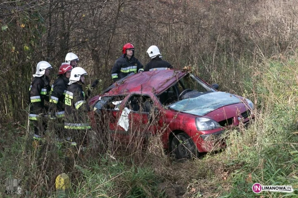 Straciła panowanie - auto dachowało - zdjęcie 4