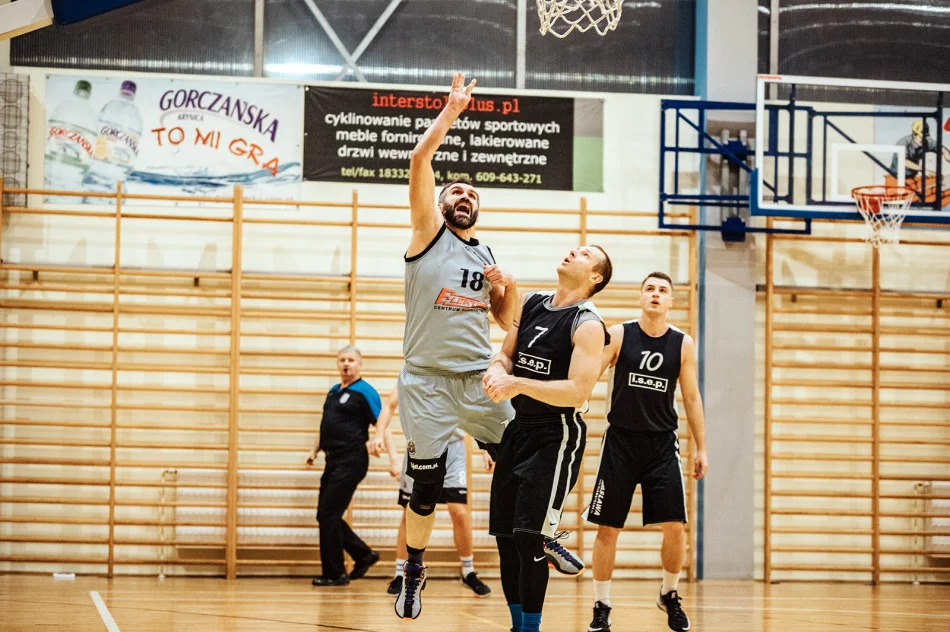 Mikołajkowe święto koszykówki w Limanowej - zdjęcie 4