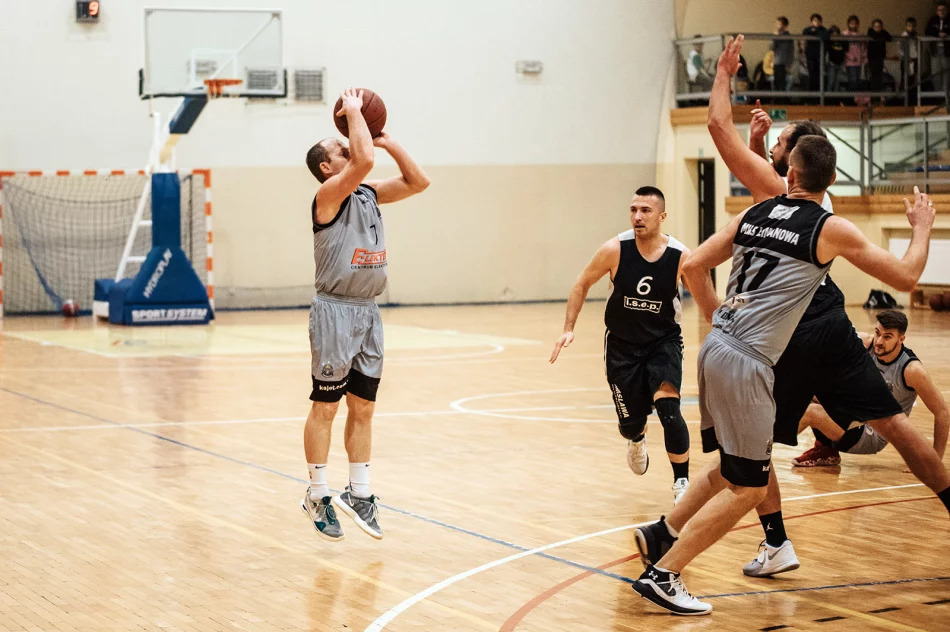 Mikołajkowe święto koszykówki w Limanowej - zdjęcie 5
