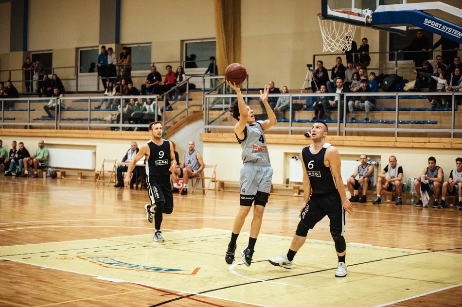 Mikołajkowe święto koszykówki w Limanowej - zdjęcie 6