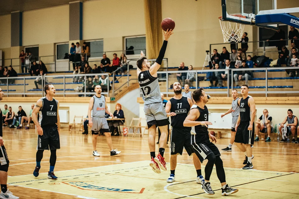 Mikołajkowe święto koszykówki w Limanowej - zdjęcie 7