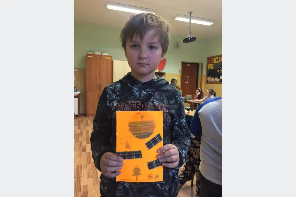 #MuremZaPolskimMundurem - uczniowie SP nr1 w Starej Wsi przyłączają się do ogolnopolskiej akcji - zdjęcie 13