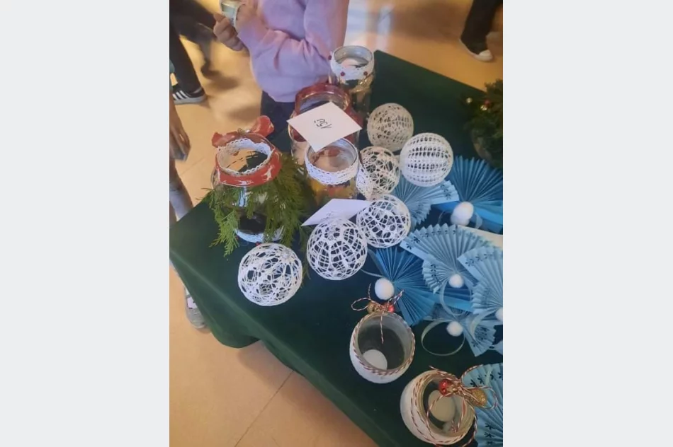 Kiermasz Bożonarodzeniowy w ZSP nr 4 - zdjęcie 8