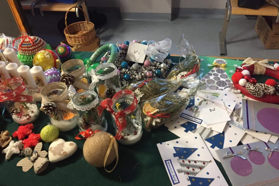 Kiermasz Bożonarodzeniowy w ZSP nr 4 - zdjęcie 12