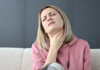 Znany typowy symptom wariantu Omikron - zdjęcie główne
